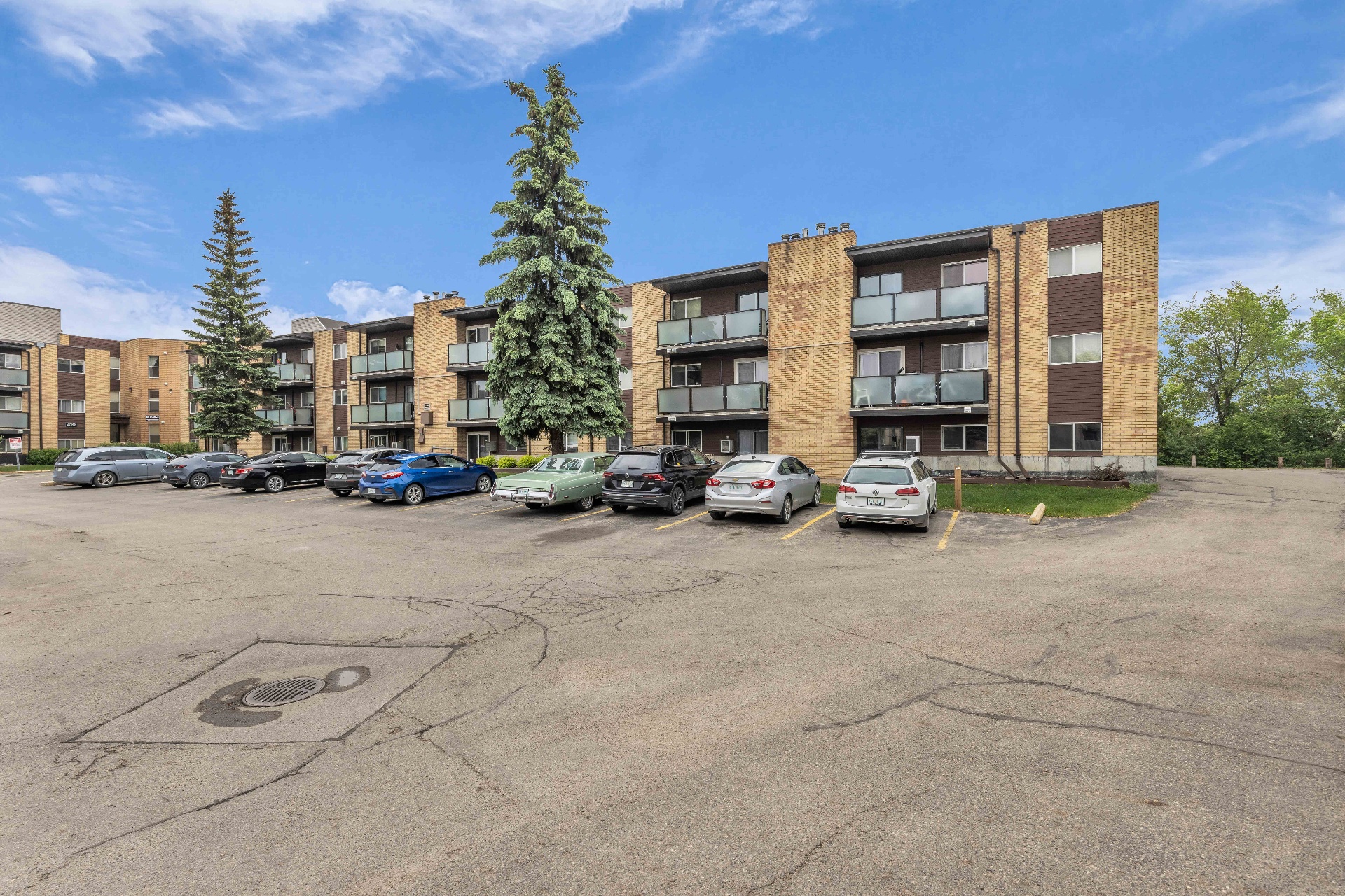 📍Wildwood 社区｜两房公寓出售！423 Tait Court #107——林与唐地产